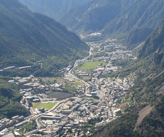 هتل Pyrenees
