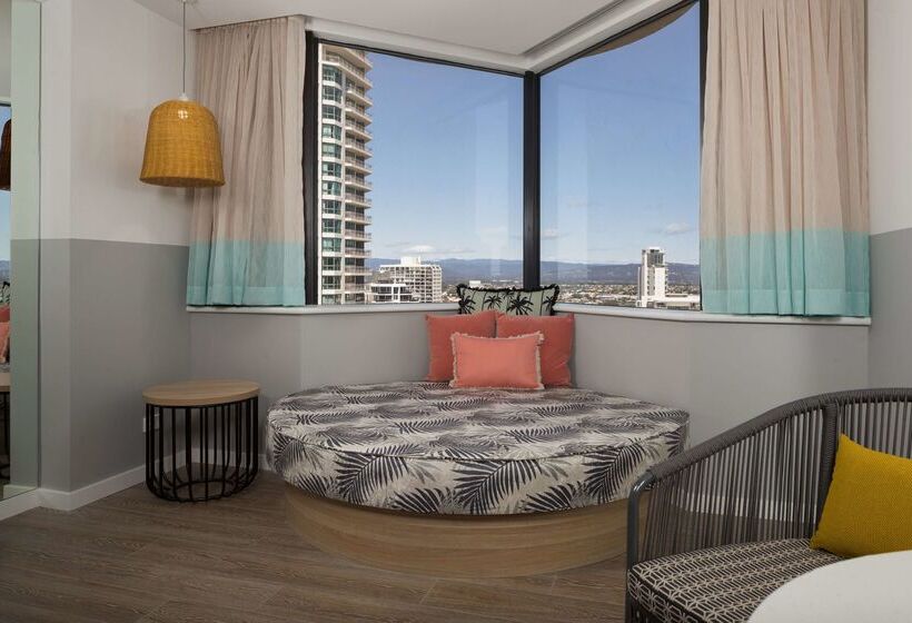 هتل Qt Gold Coast