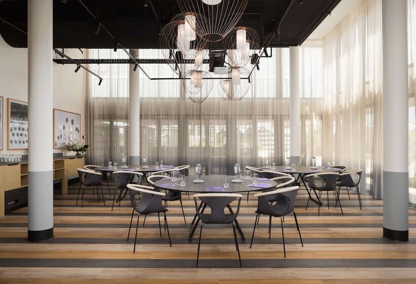 فندق Qt Gold Coast