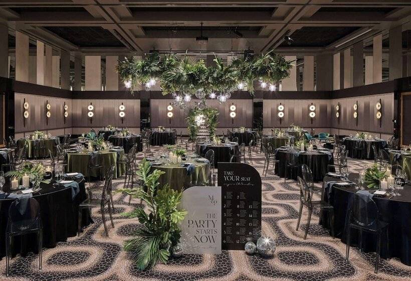 هتل Qt Gold Coast