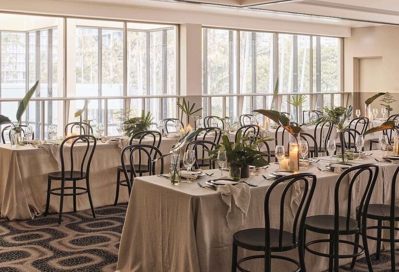 فندق Qt Gold Coast