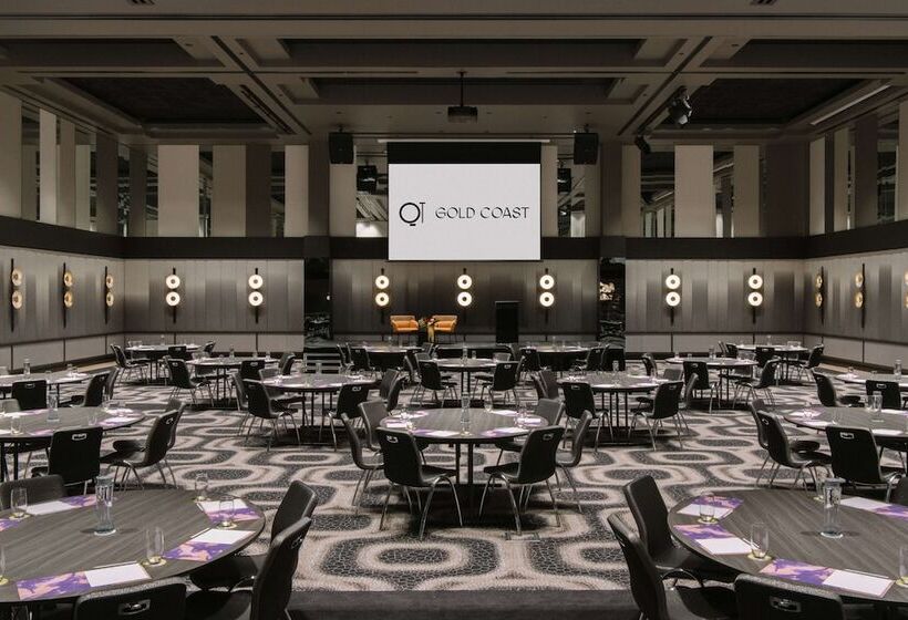فندق Qt Gold Coast