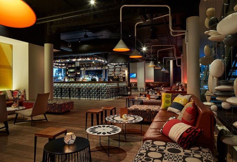 هتل Qt Gold Coast