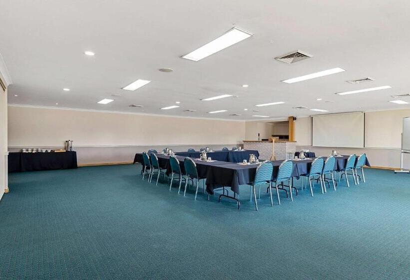 هتل Quality Inn Carriage House