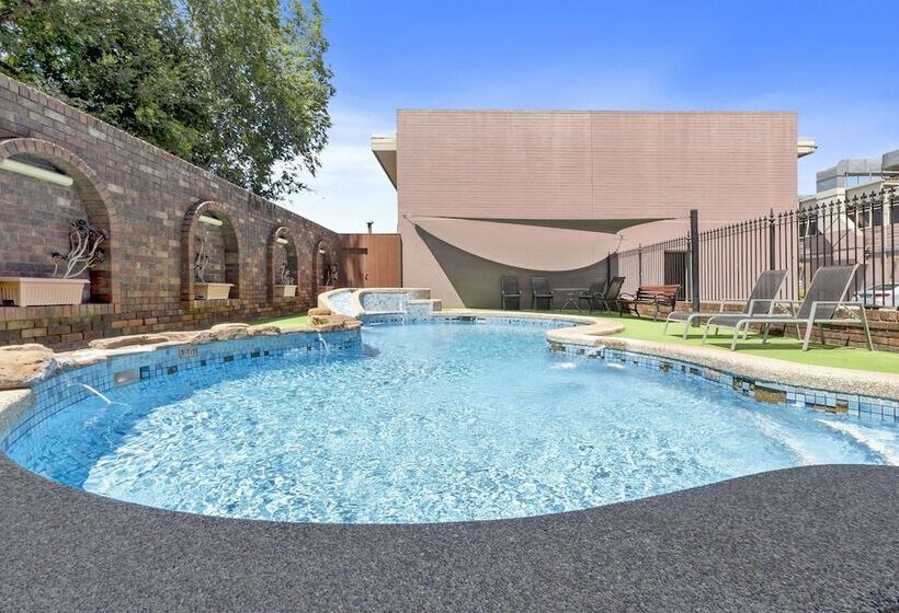 בית מלון כפרי Sherbourne Terrace