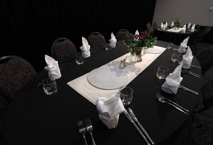 هتل Econo Lodge Gateway Tamworth