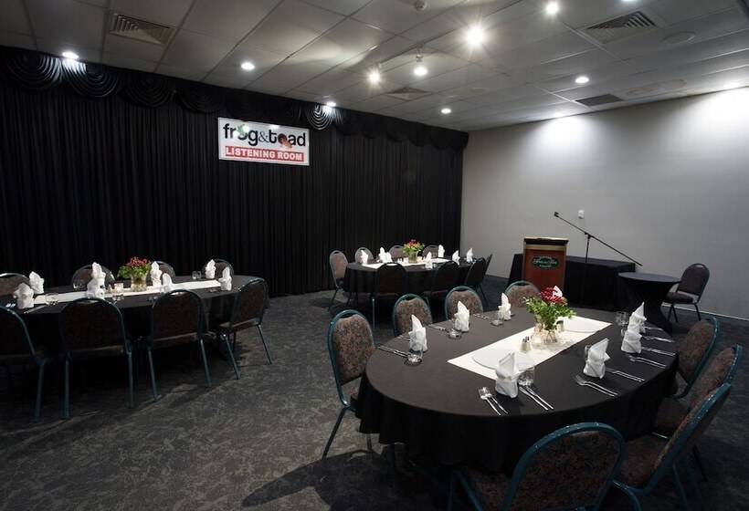 هتل Econo Lodge Gateway Tamworth