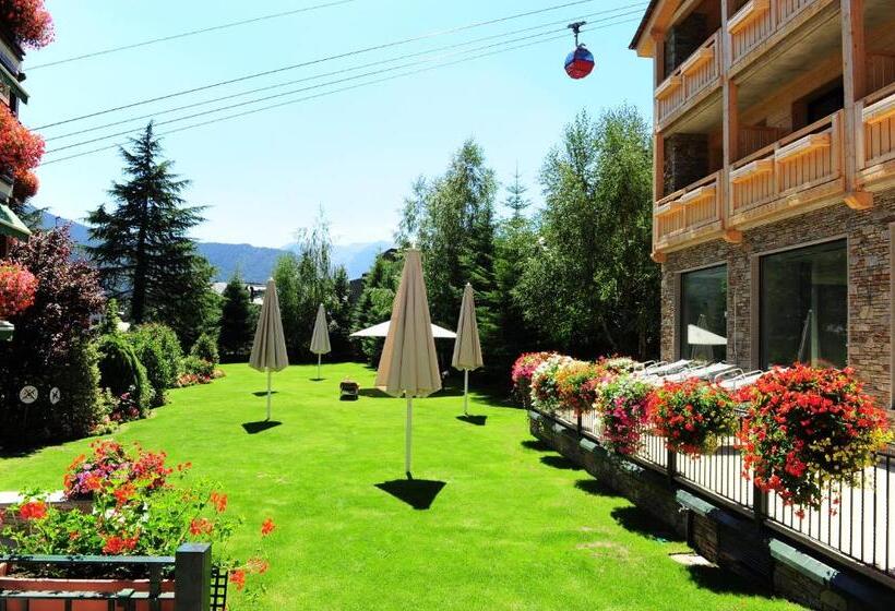 Отель Rutllan & Spa