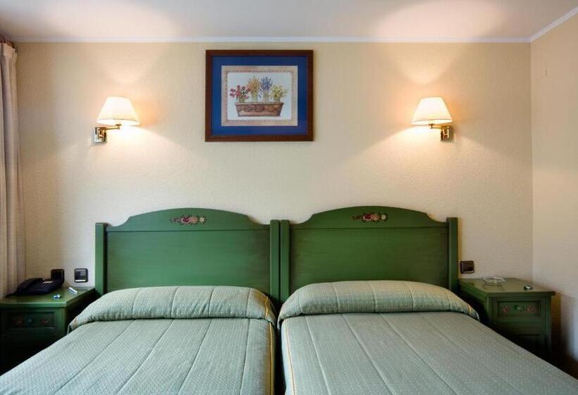 Отель Rutllan & Spa