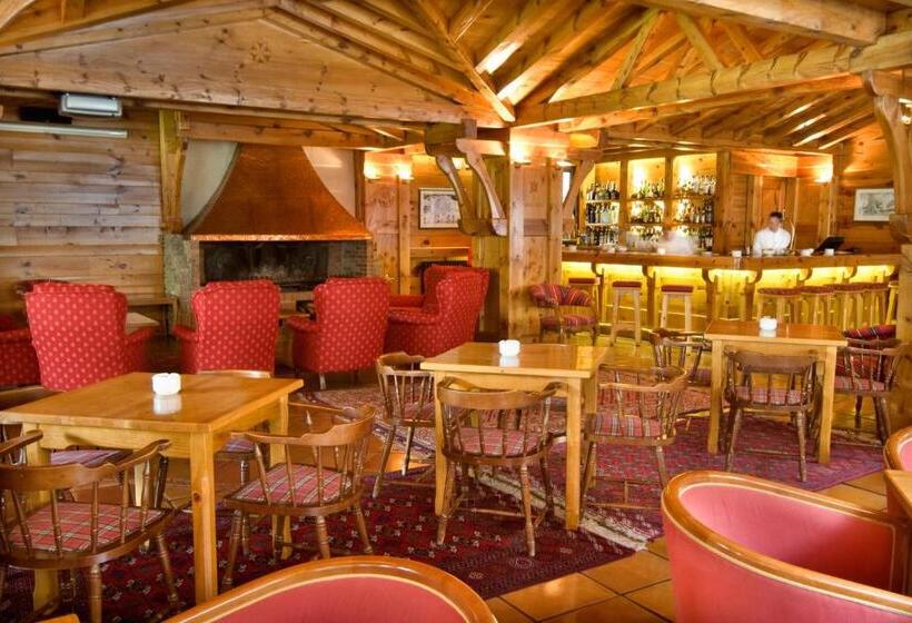 Отель Rutllan & Spa