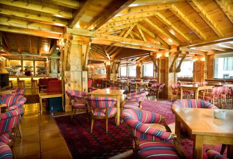 Отель Rutllan & Spa