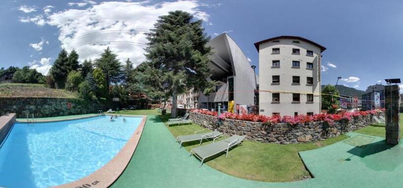 Отель Rutllan & Spa