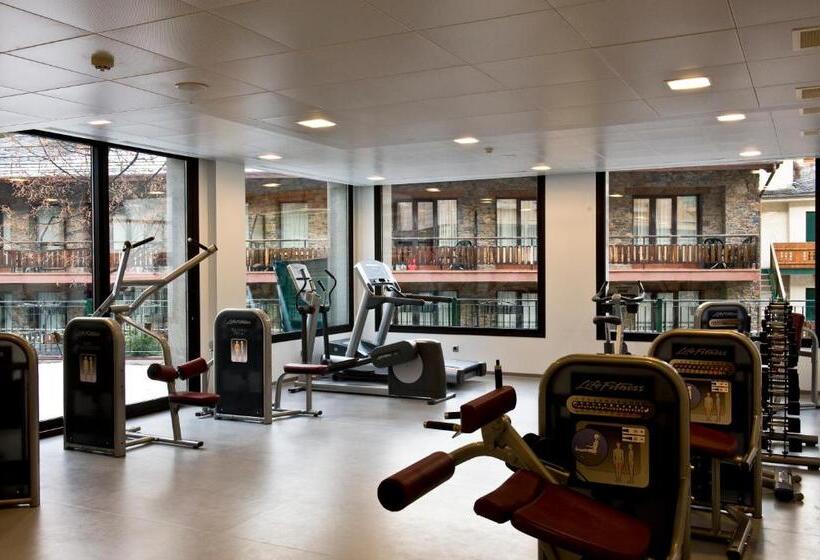 Отель Rutllan & Spa