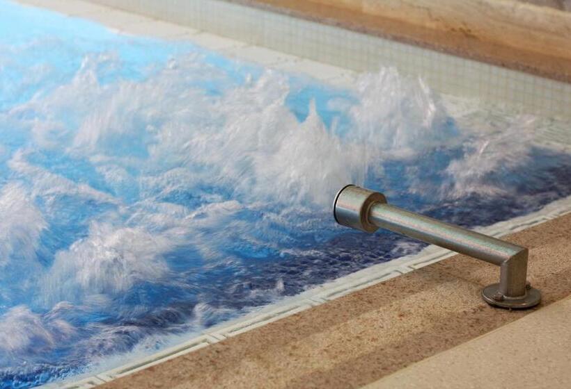 Отель Rutllan & Spa