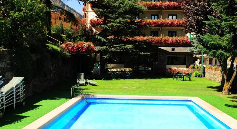 Отель Rutllan & Spa