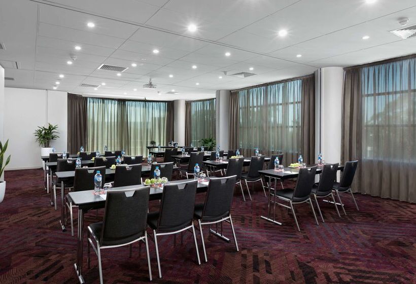 בית מלון כפרי Rydges Parramatta