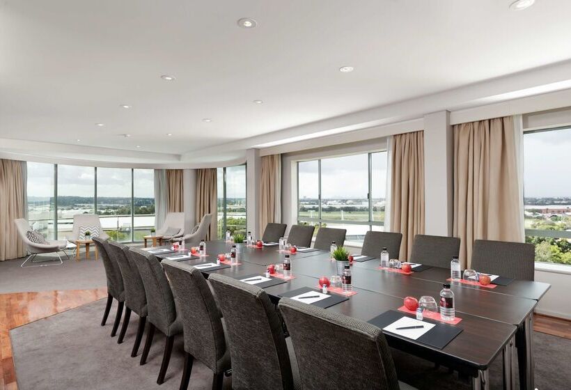 בית מלון כפרי Rydges Parramatta