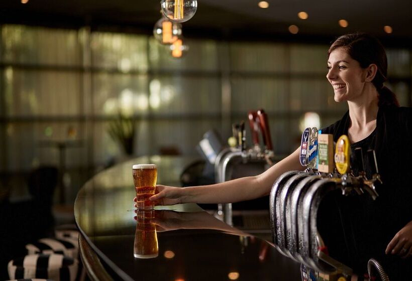 בית מלון כפרי Rydges Parramatta