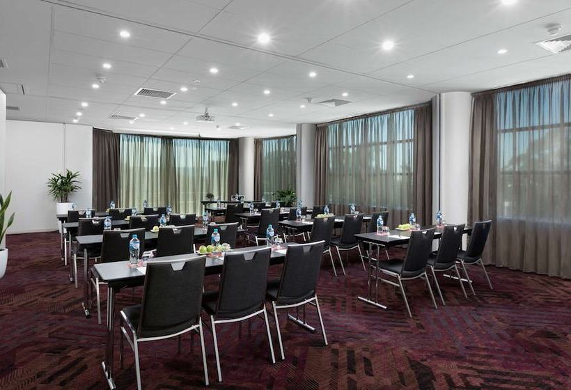 בית מלון כפרי Rydges Parramatta