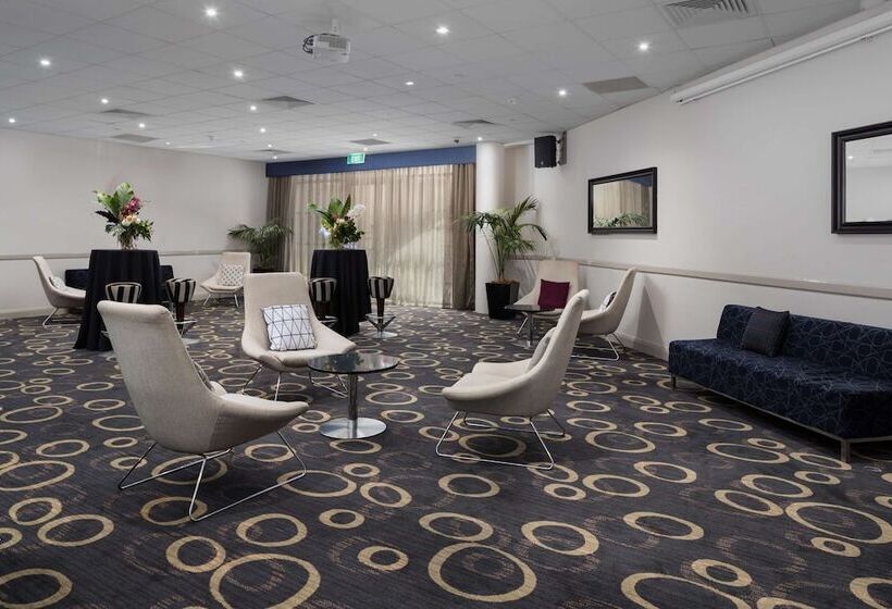 בית מלון כפרי Rydges Parramatta