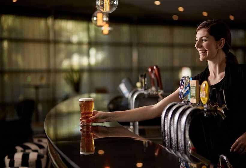 בית מלון כפרי Rydges Parramatta