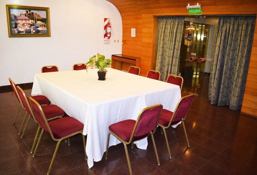 בית מלון כפרי Solans Carlton