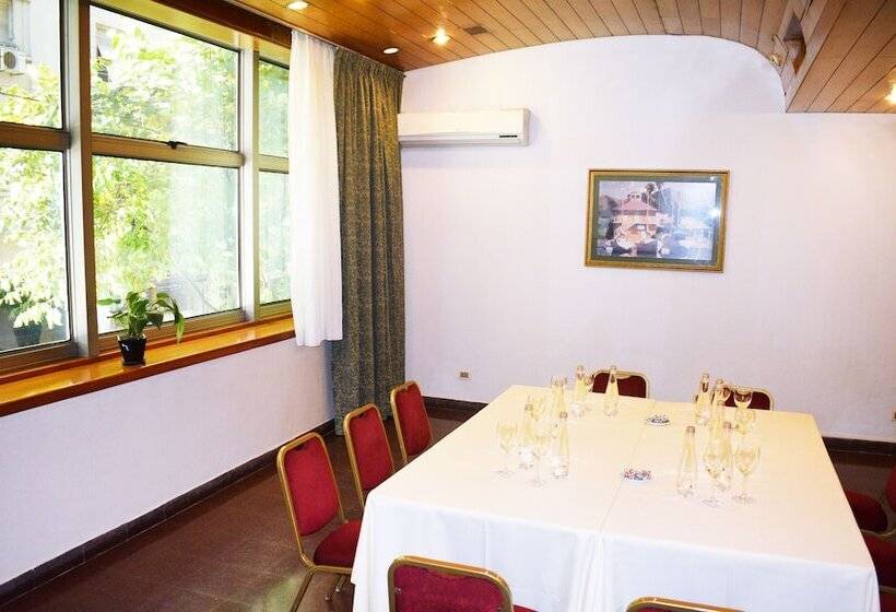 בית מלון כפרי Solans Carlton