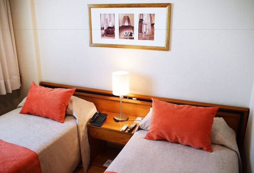 בית מלון כפרי Solans Carlton