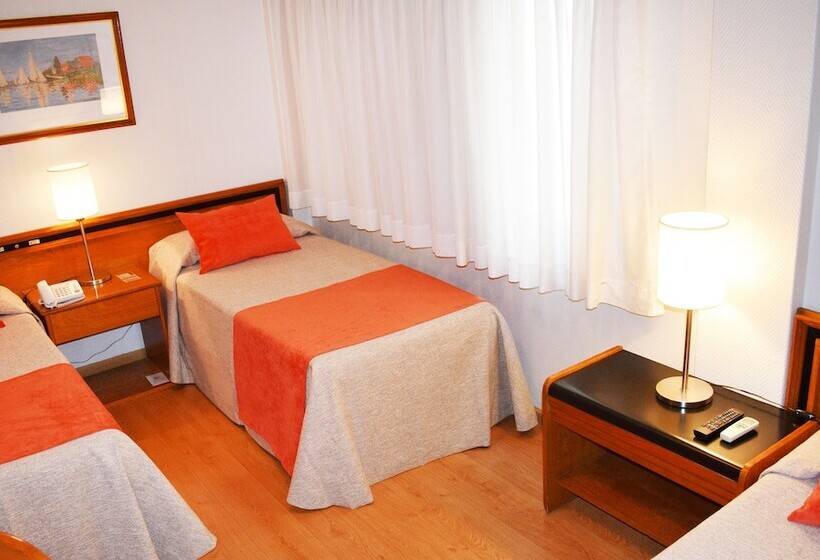 בית מלון כפרי Solans Carlton