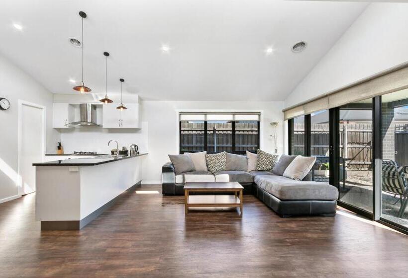 هتل The Aspen & Apartments