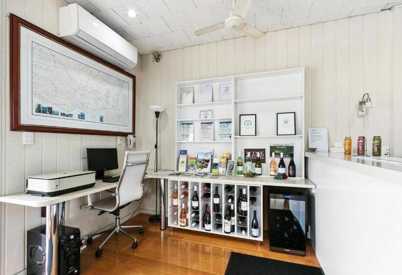 هتل The Aspen & Apartments