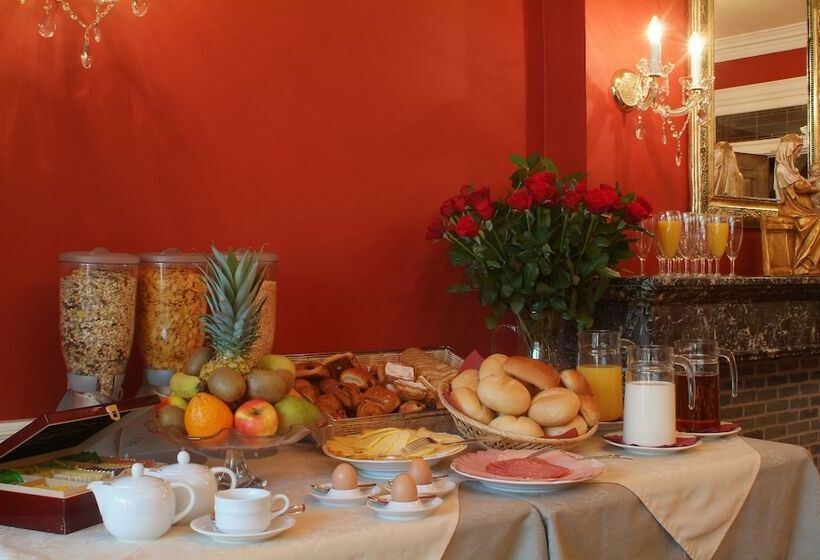 Отель The Black Swan