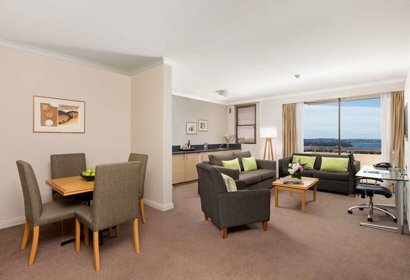 هتل Rydges North Sydney
