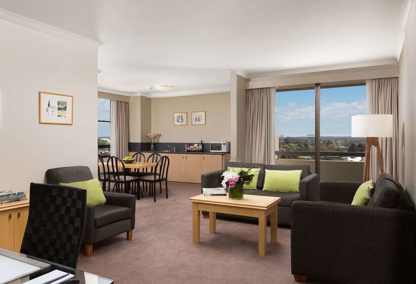 هتل Rydges North Sydney