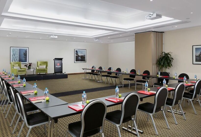 هتل Rydges North Sydney