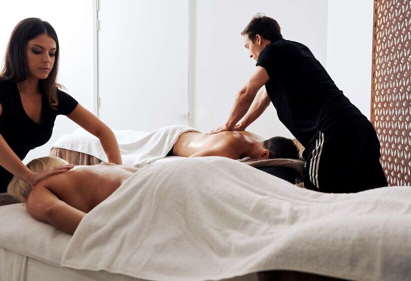 호텔 The Ville Resort Casino