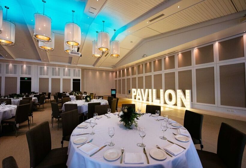 호텔 The Ville Resort Casino