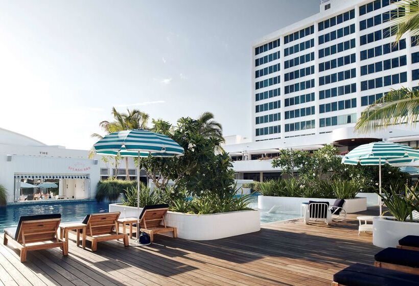 호텔 The Ville Resort Casino