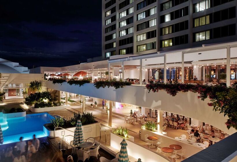 Отель The Ville Resort Casino