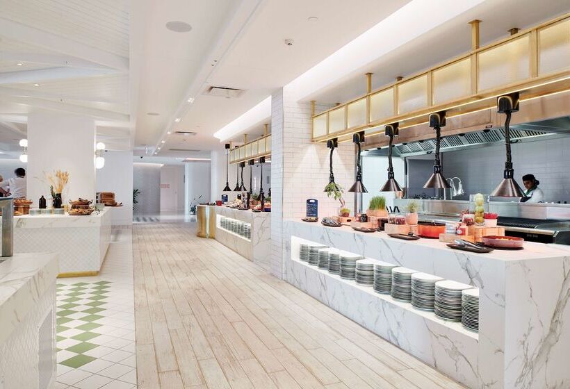 Отель The Ville Resort Casino