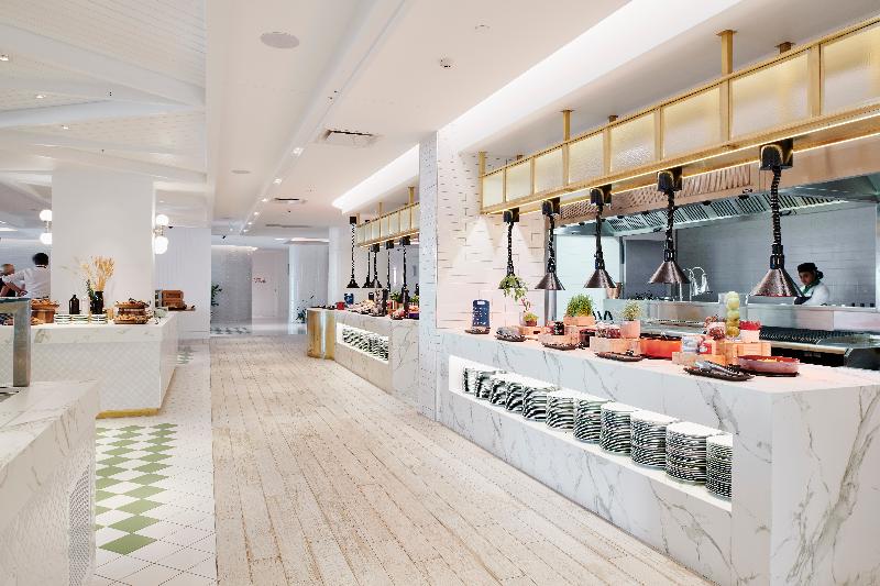 هتل The Ville Resort Casino