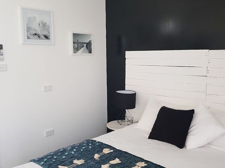 فندق Town House Motor Inn