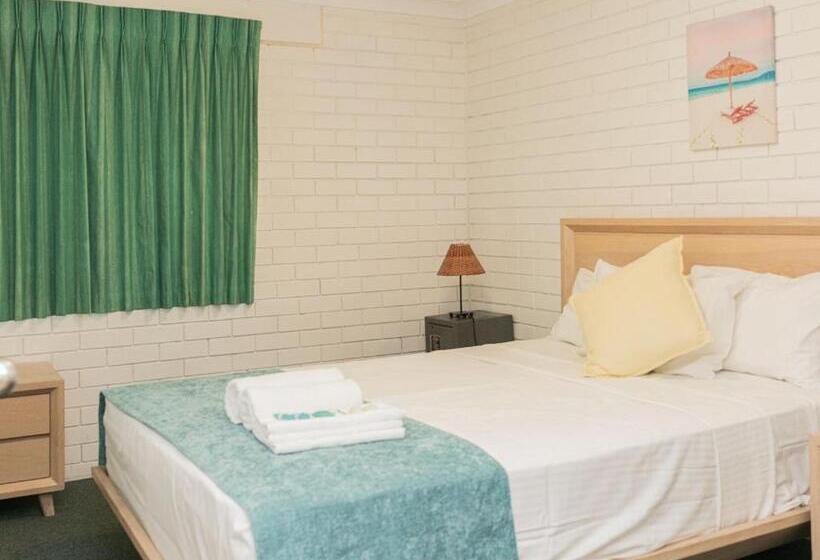 هتل Trickett Gardens Holiday Inn