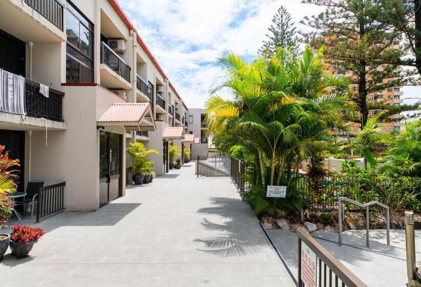 هتل Trickett Gardens Holiday Inn