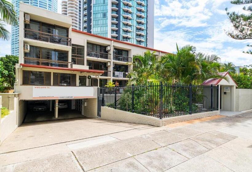 هتل Trickett Gardens Holiday Inn