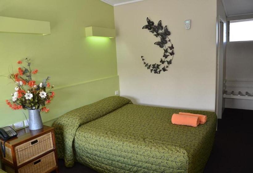 فندق Warwick Motor Inn