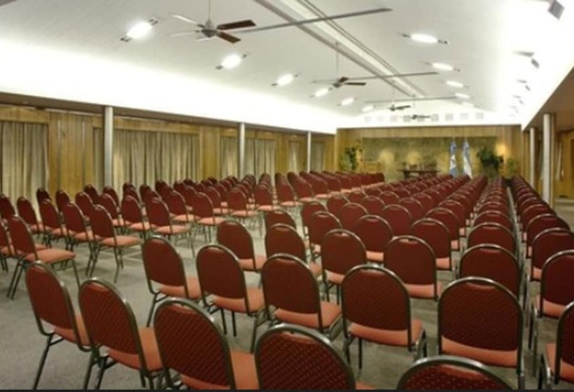 בית מלון כפרי Y Cabanas Le Village