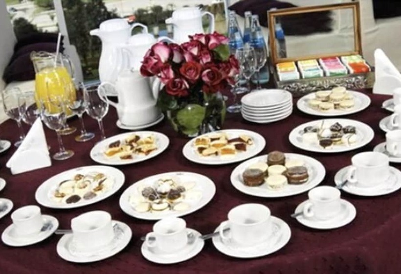 בית מלון כפרי Y Cabanas Le Village