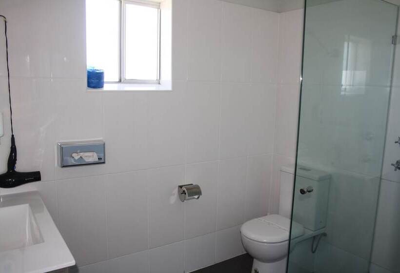 Lakeview Motel And Apartments