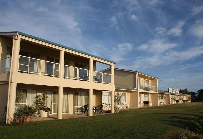 Lakeview Motel And Apartments